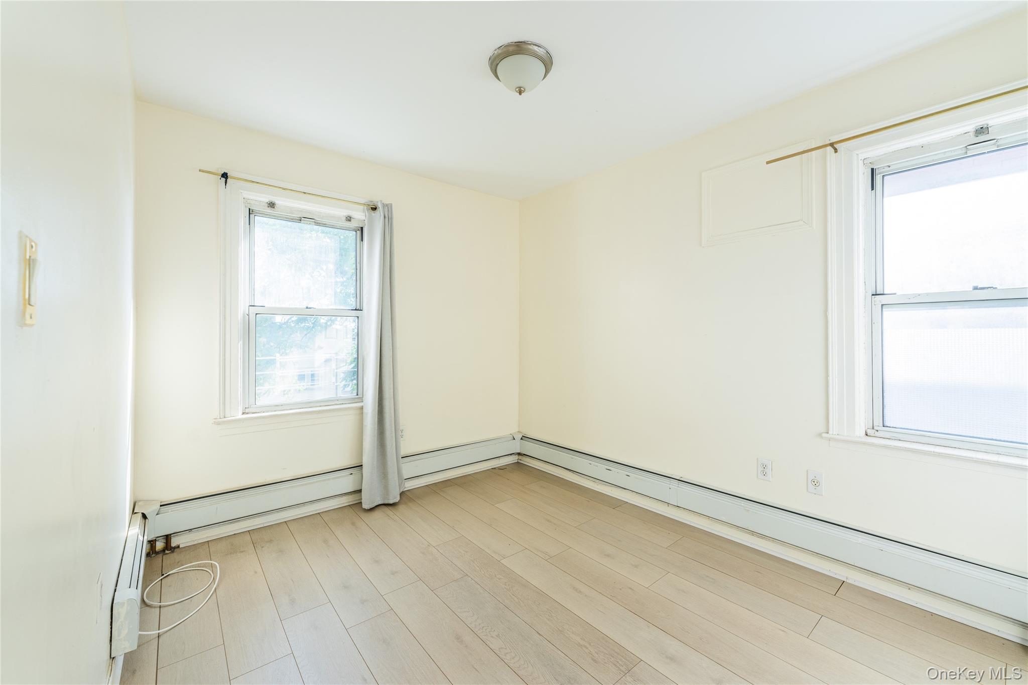 11950 27th Avenue, Flushing, NY 11354