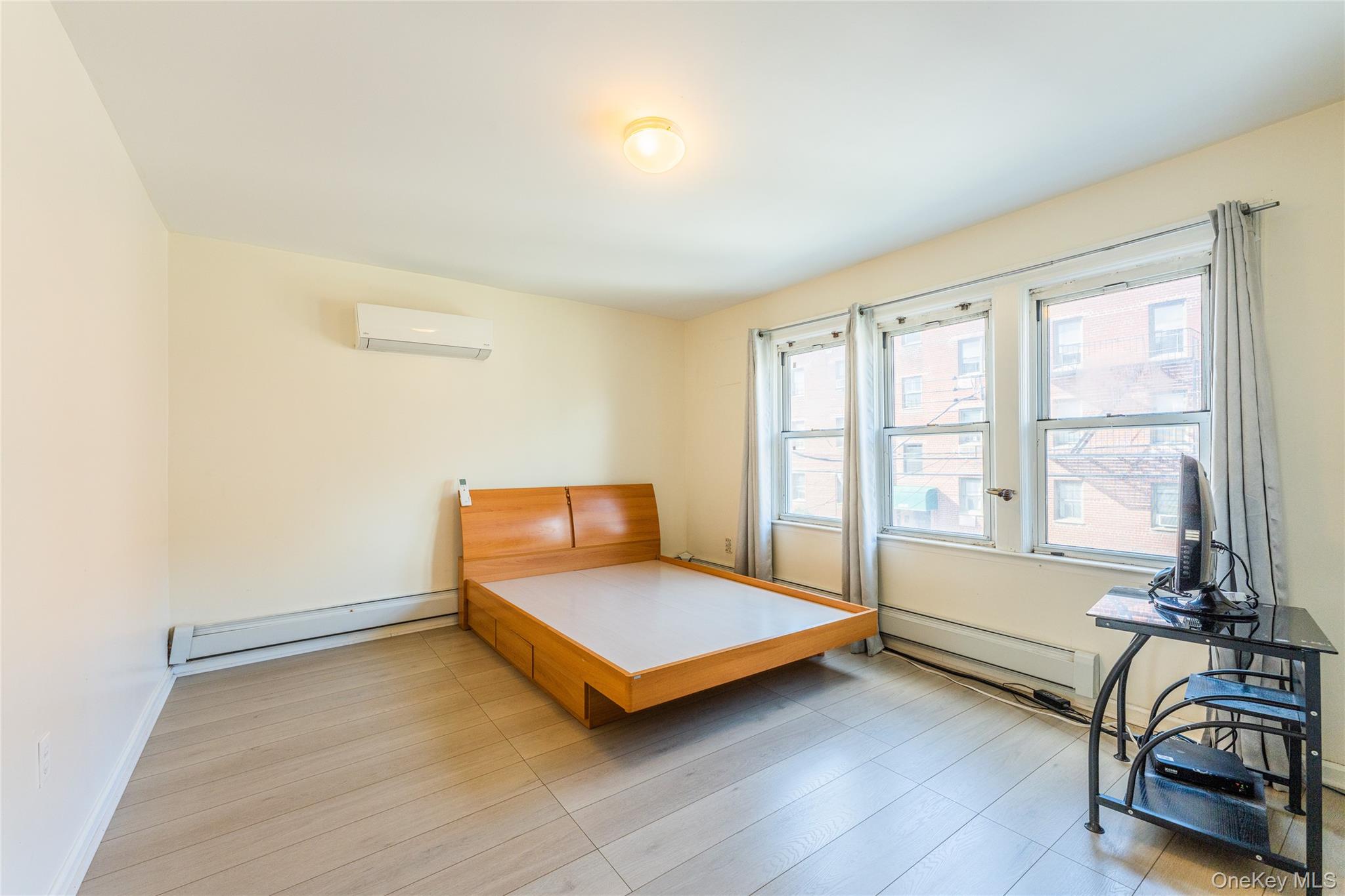 11950 27th Avenue, Flushing, NY 11354