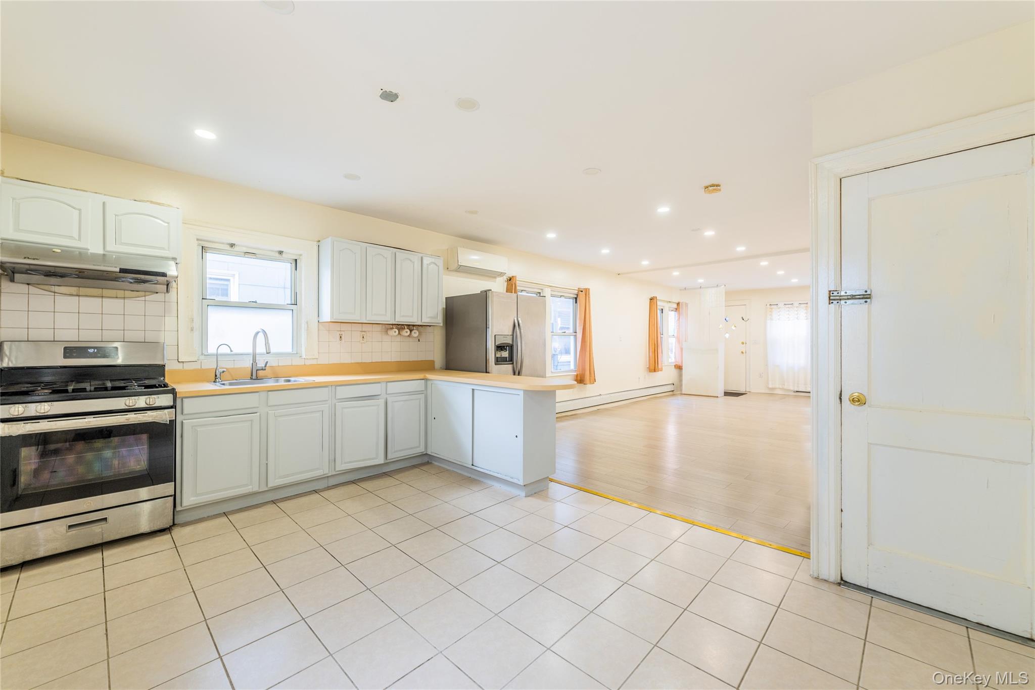 11950 27th Avenue, Flushing, NY 11354