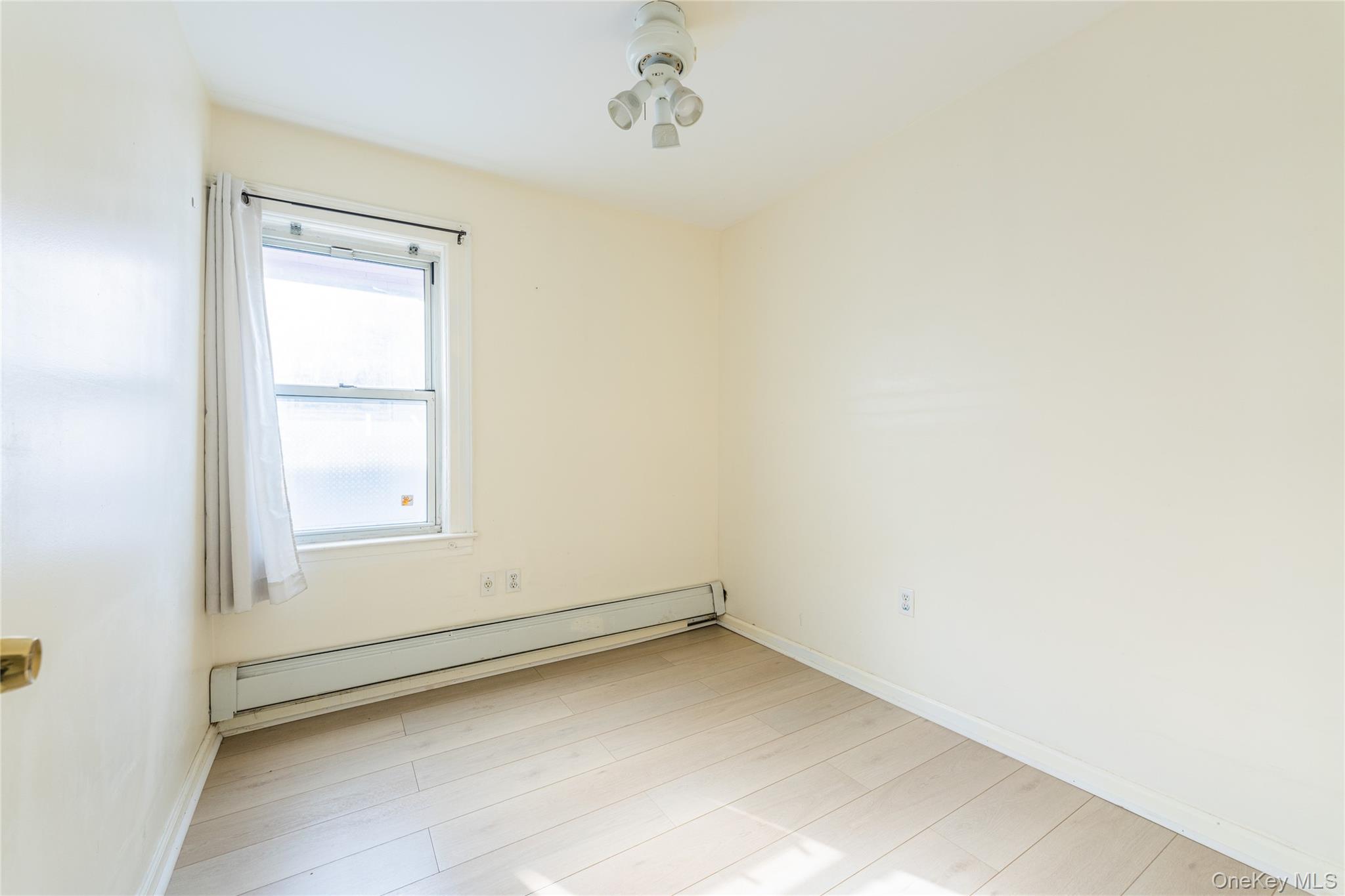 11950 27th Avenue, Flushing, NY 11354