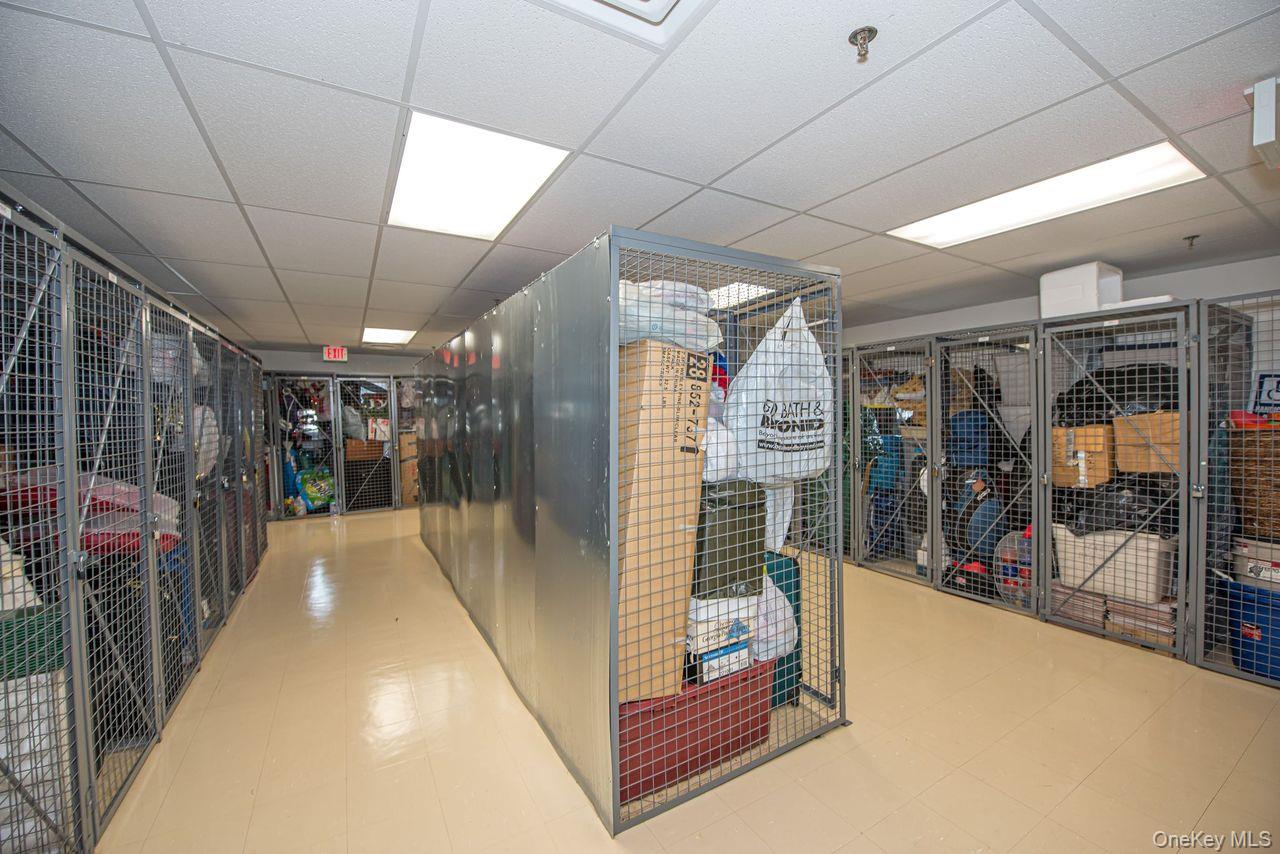 513 Narragansett Villas Drive # 513, Lindenhurst, NY 11757