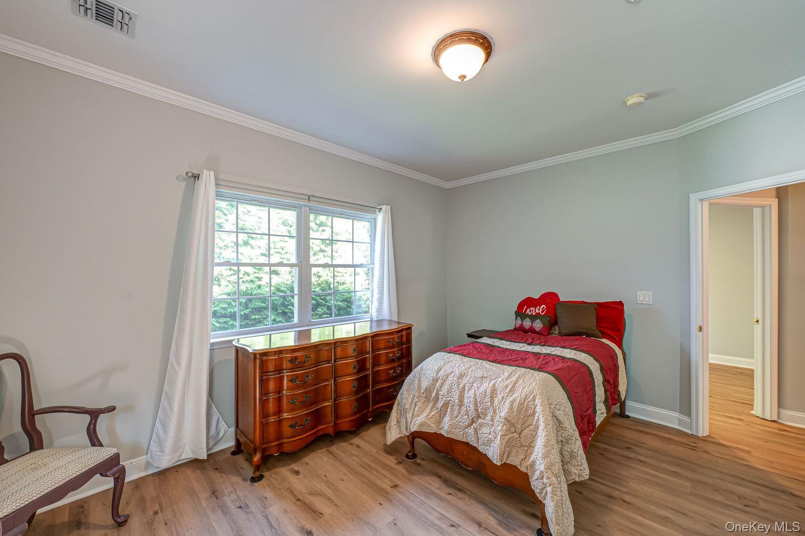 513 Narragansett Villas Drive # 513, Lindenhurst, NY 11757