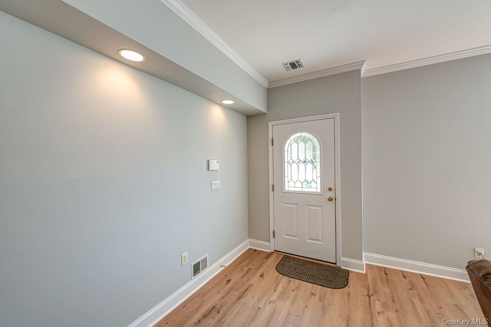 513 Narragansett Villas Drive # 513, Lindenhurst, NY 11757