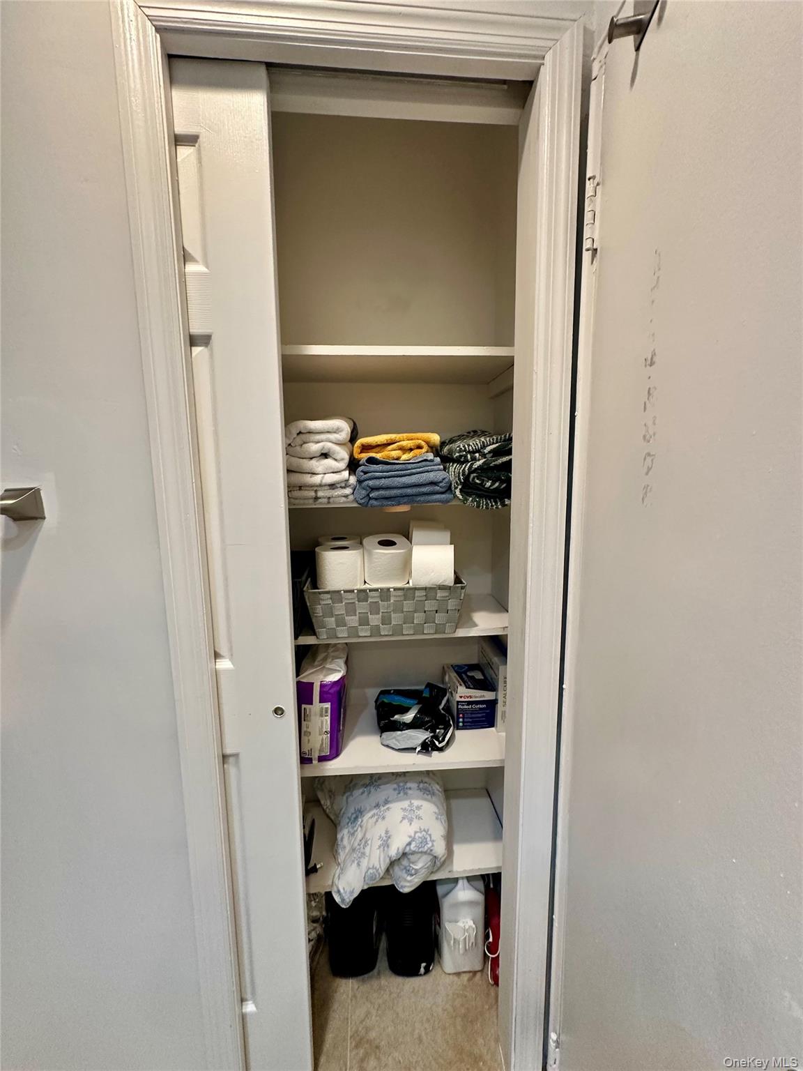 124 Santa Barbara Drive, Plainview, NY 11803