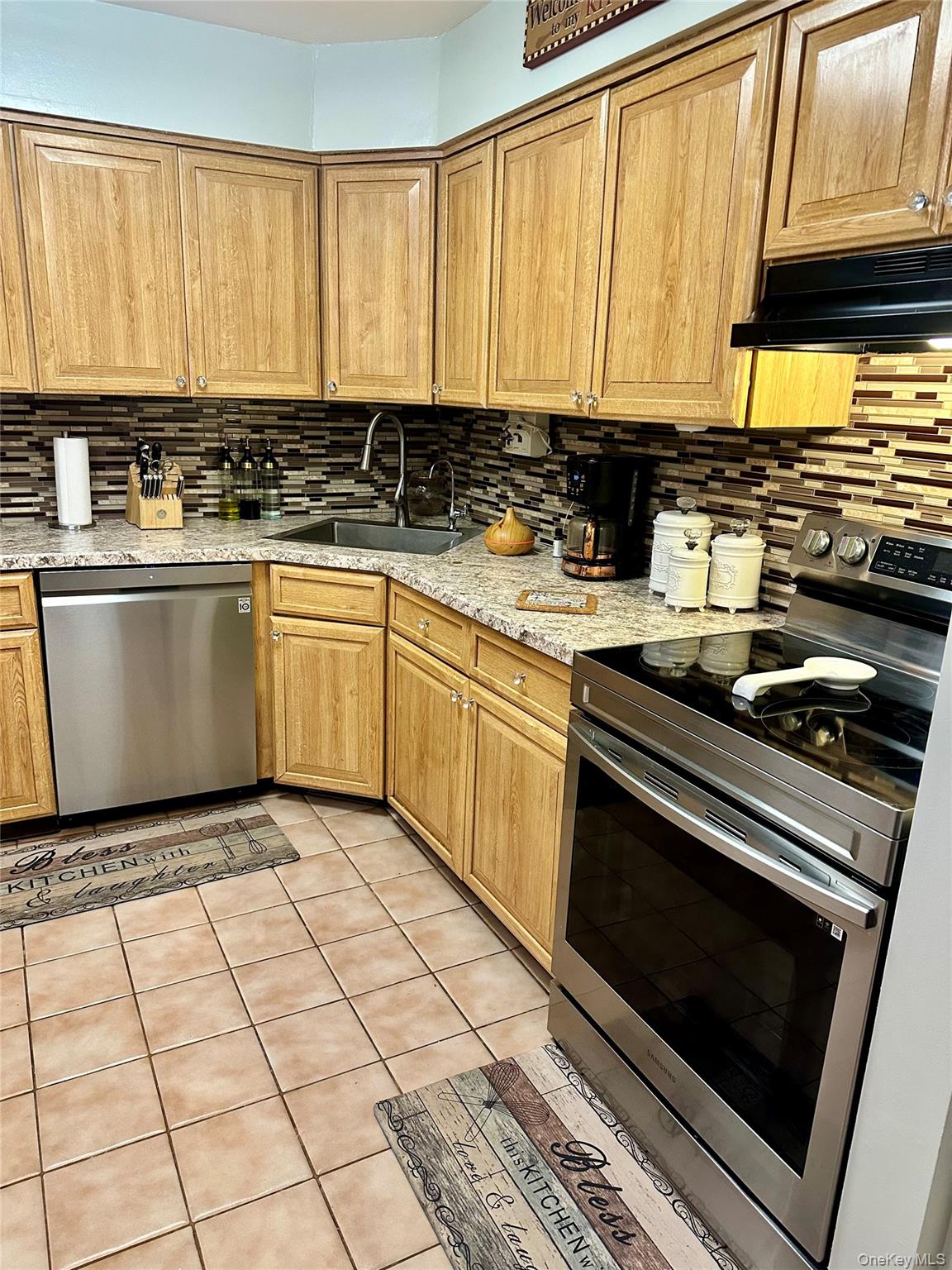 124 Santa Barbara Drive, Plainview, NY 11803