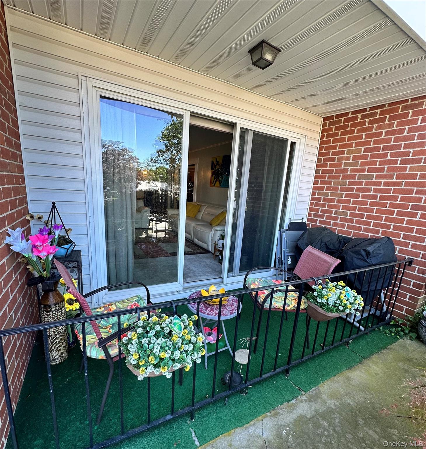 124 Santa Barbara Drive, Plainview, NY 11803