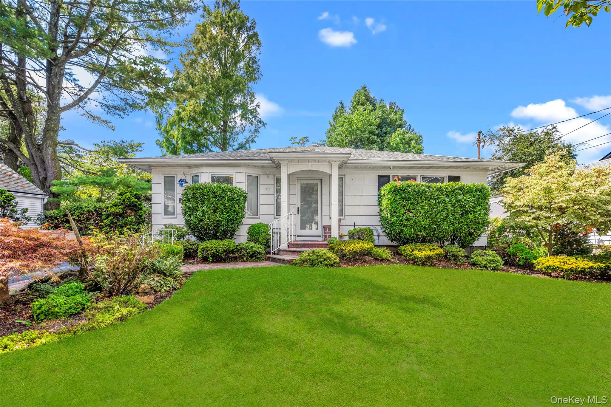 610 Park Avenue, West Hempstead, NY 11552