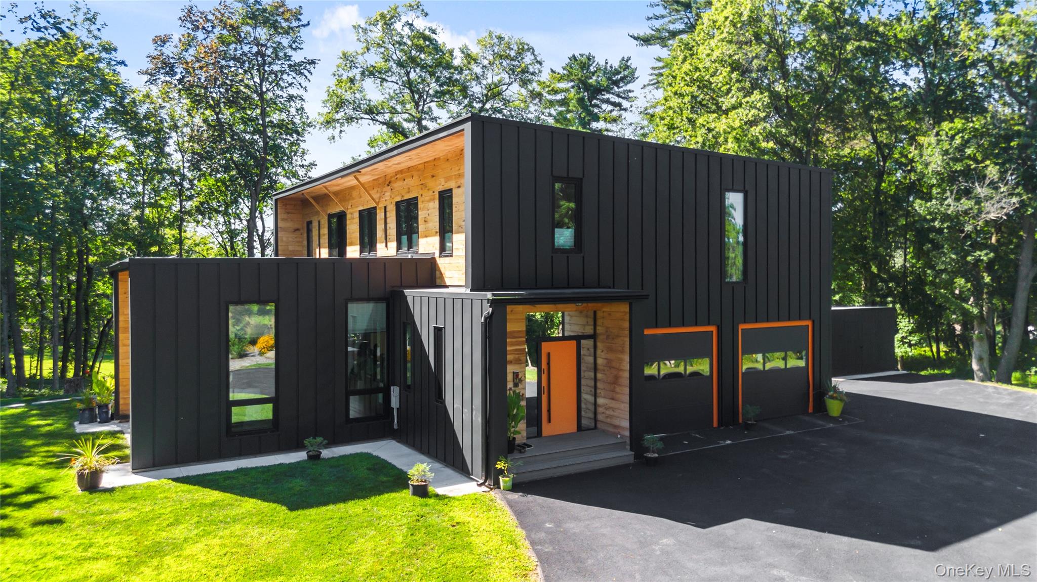 14 N Farm Lane, Hughsonville, NY 12590