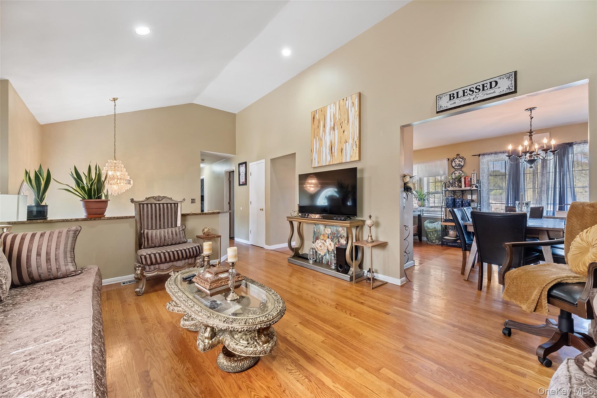 2 Danielle Court, Middletown, NY 10940