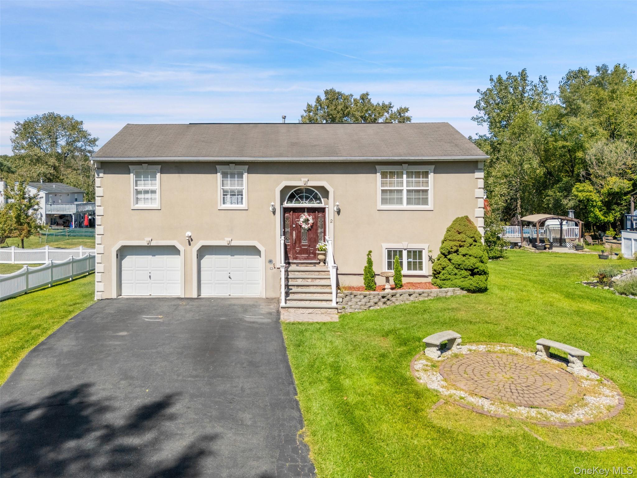 2 Danielle Court, Middletown, NY 10940