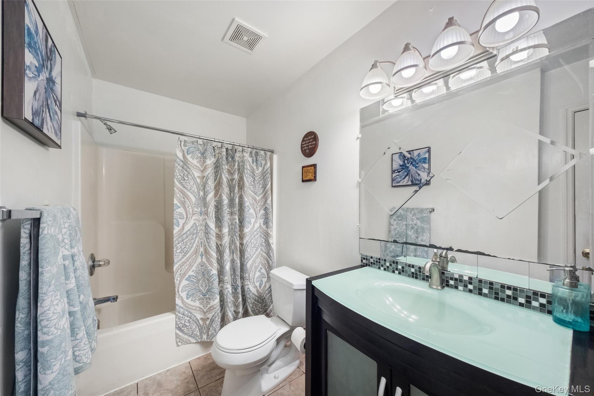 2 Danielle Court, Middletown, NY 10940