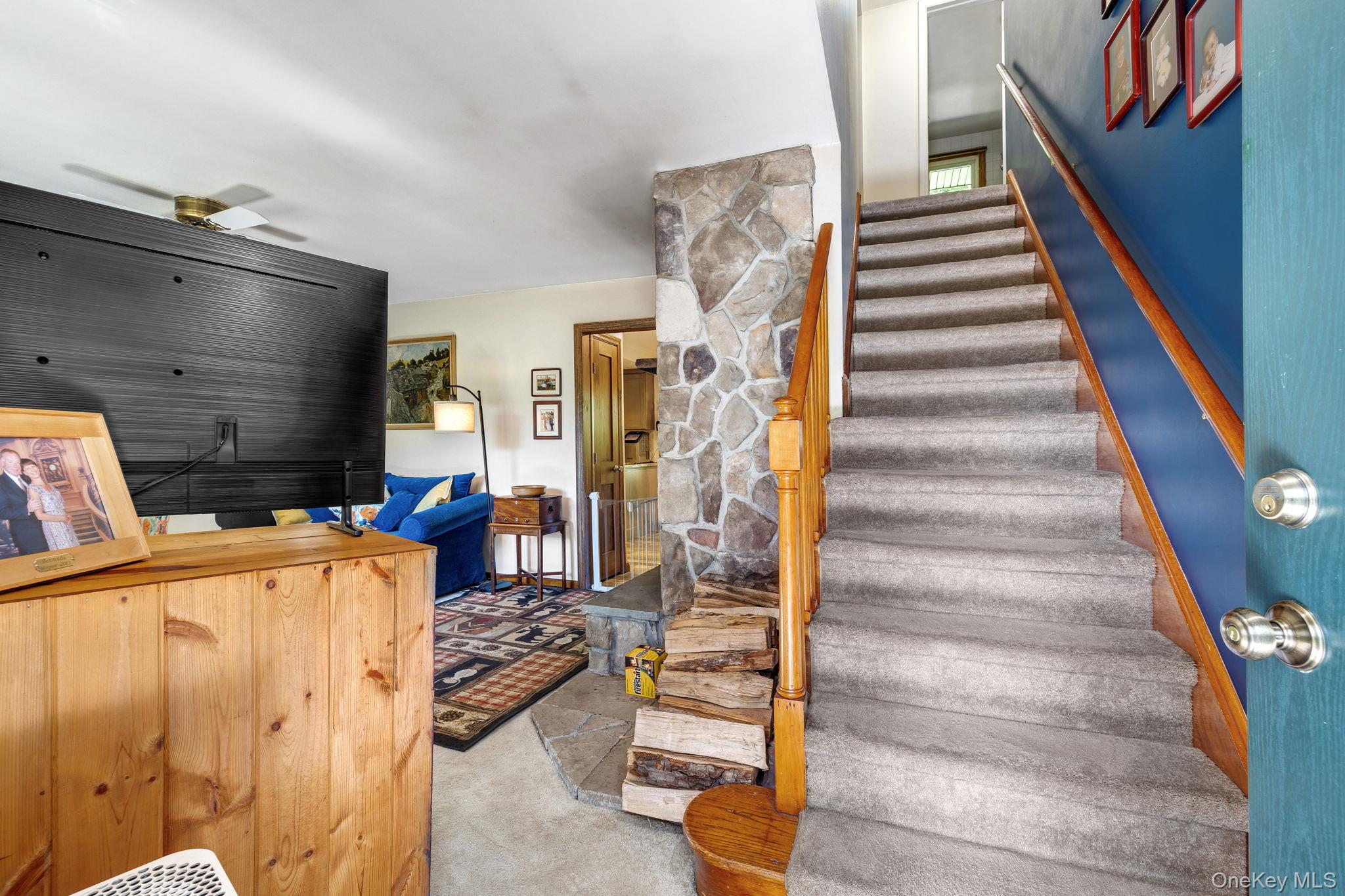 75 Kingston Avenue, Wurtsboro, NY 12790