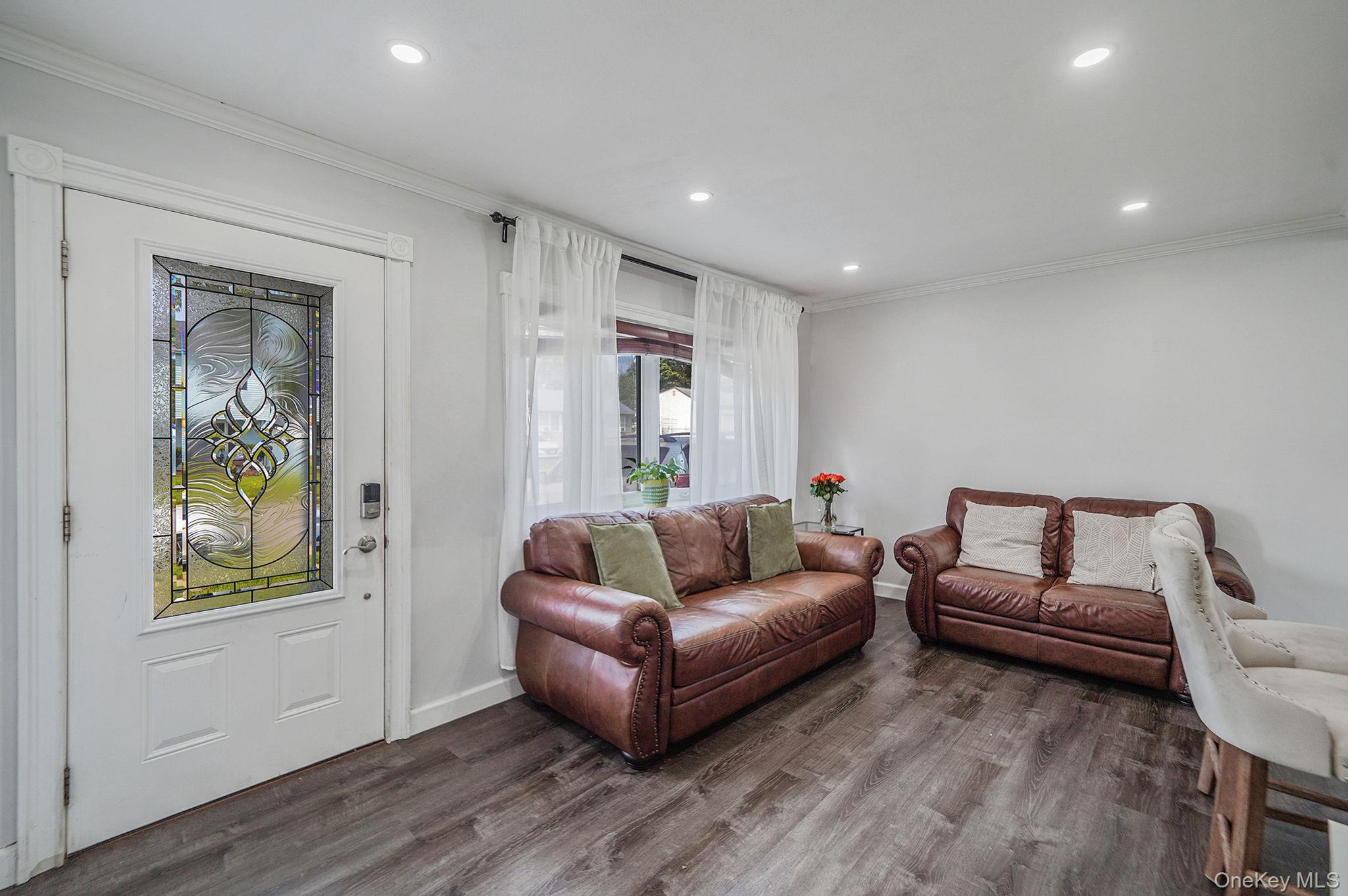 31 Pine Street, Central Islip, NY 11722