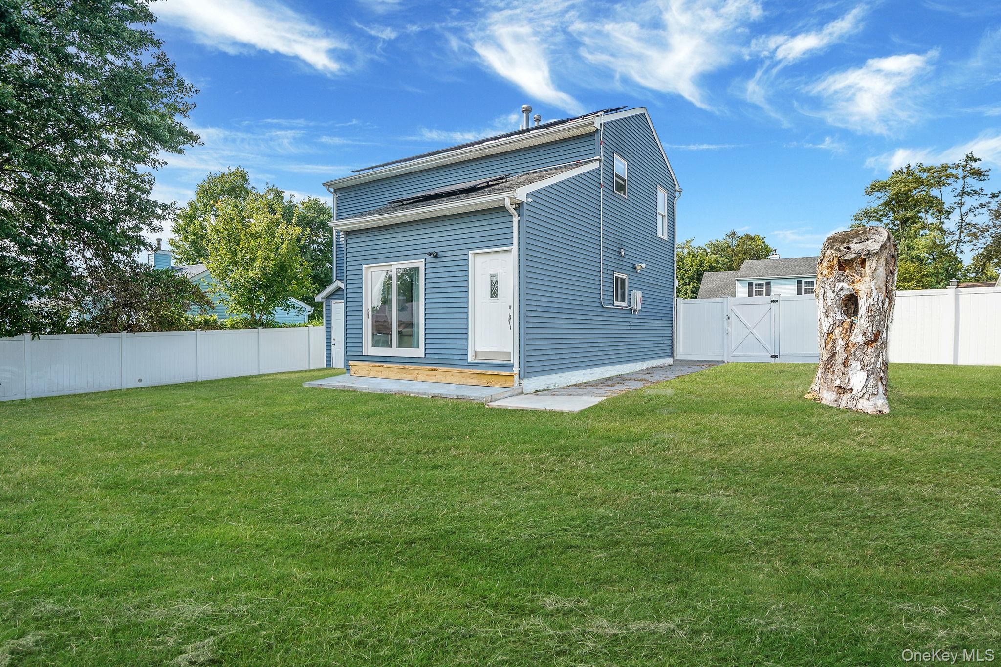 31 Pine Street, Central Islip, NY 11722