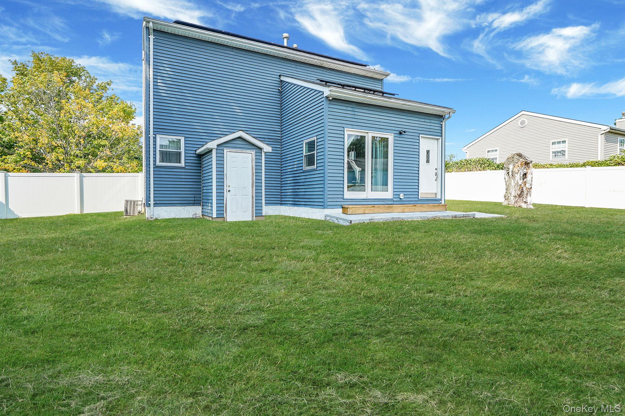 31 Pine Street, Central Islip, NY 11722