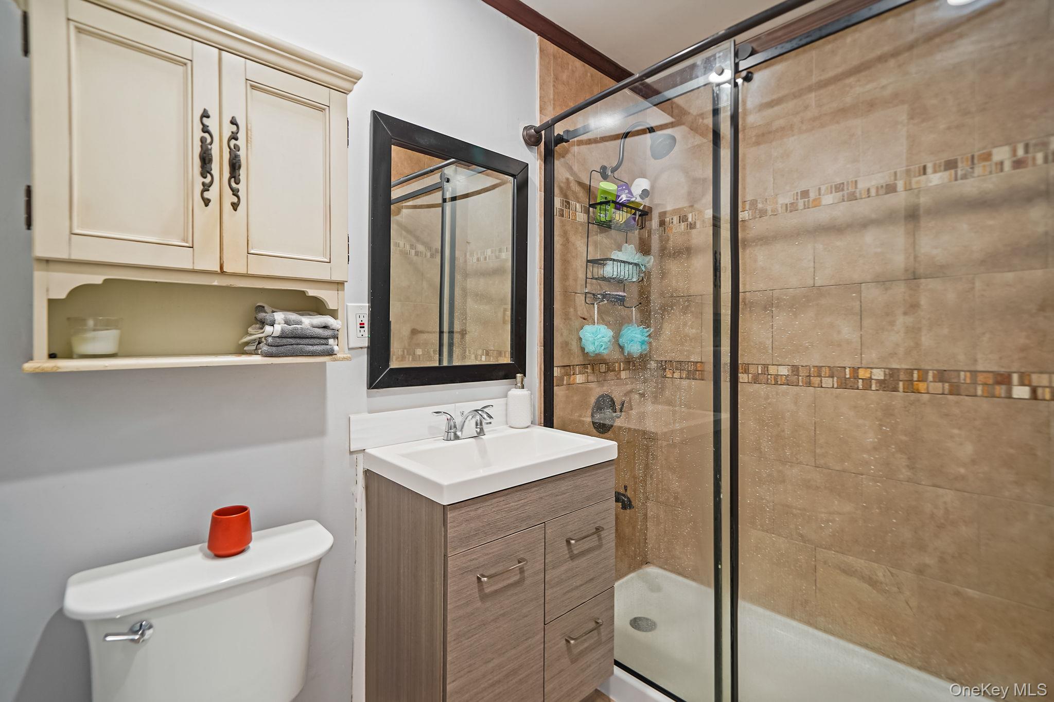 31 Pine Street, Central Islip, NY 11722