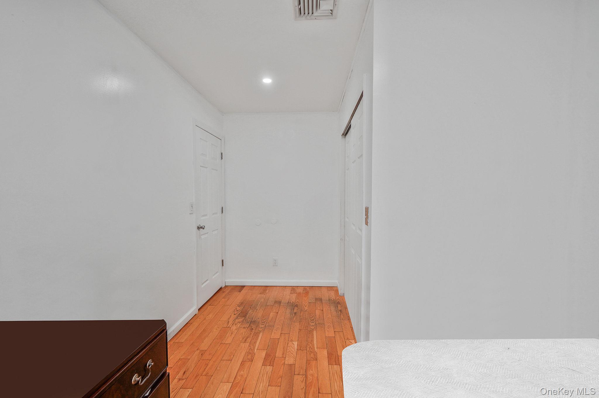 31 Pine Street, Central Islip, NY 11722