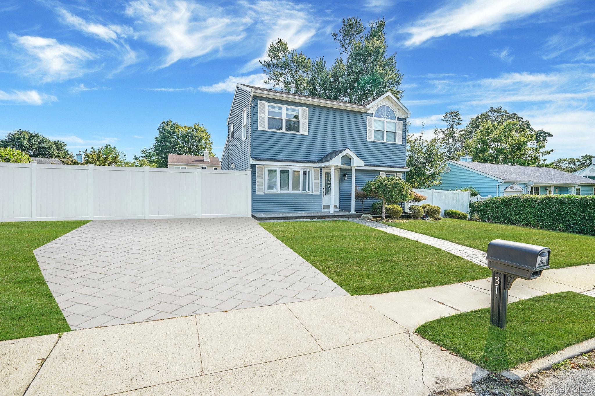 31 Pine Street, Central Islip, NY 11722