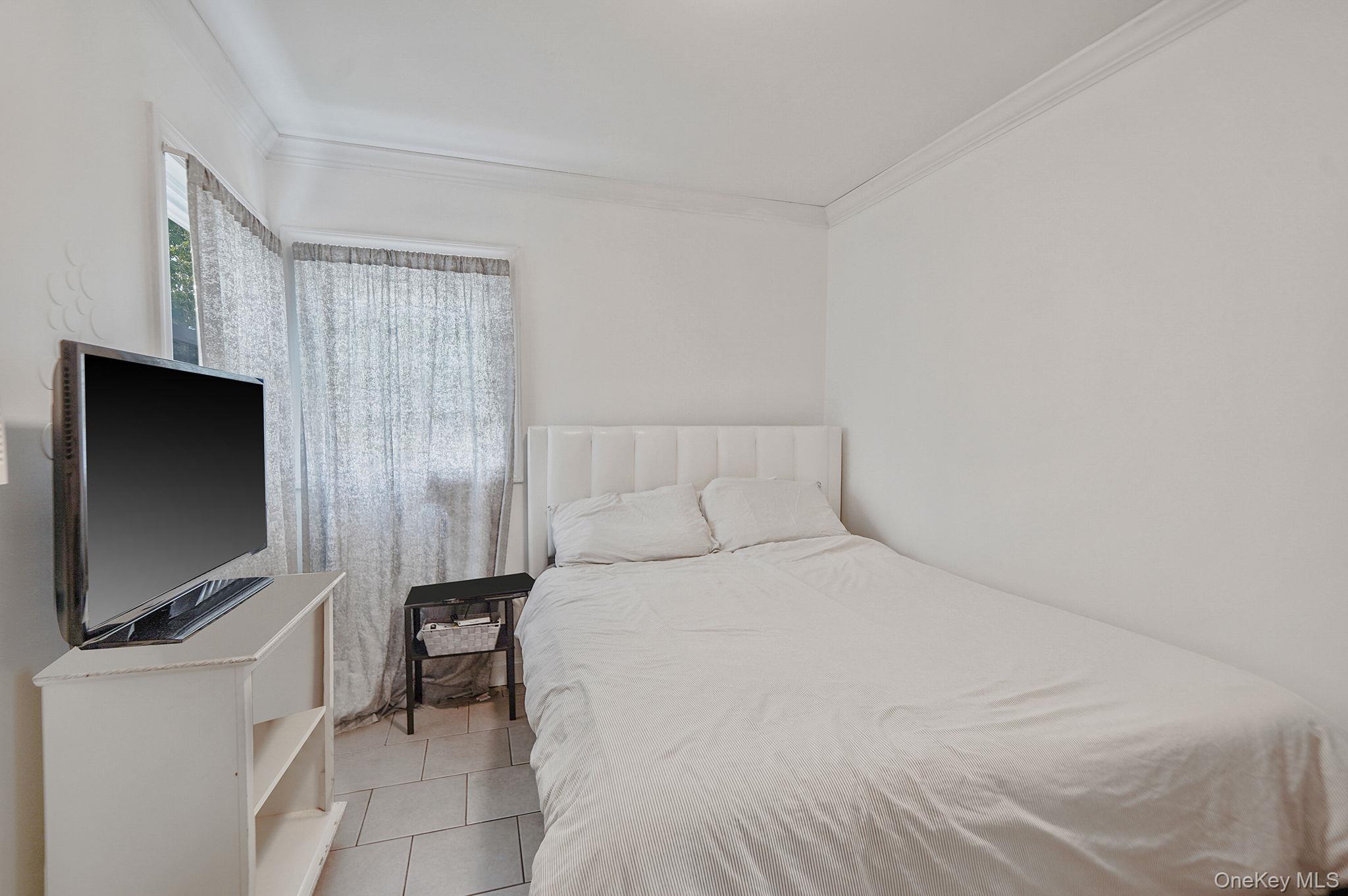 31 Pine Street, Central Islip, NY 11722