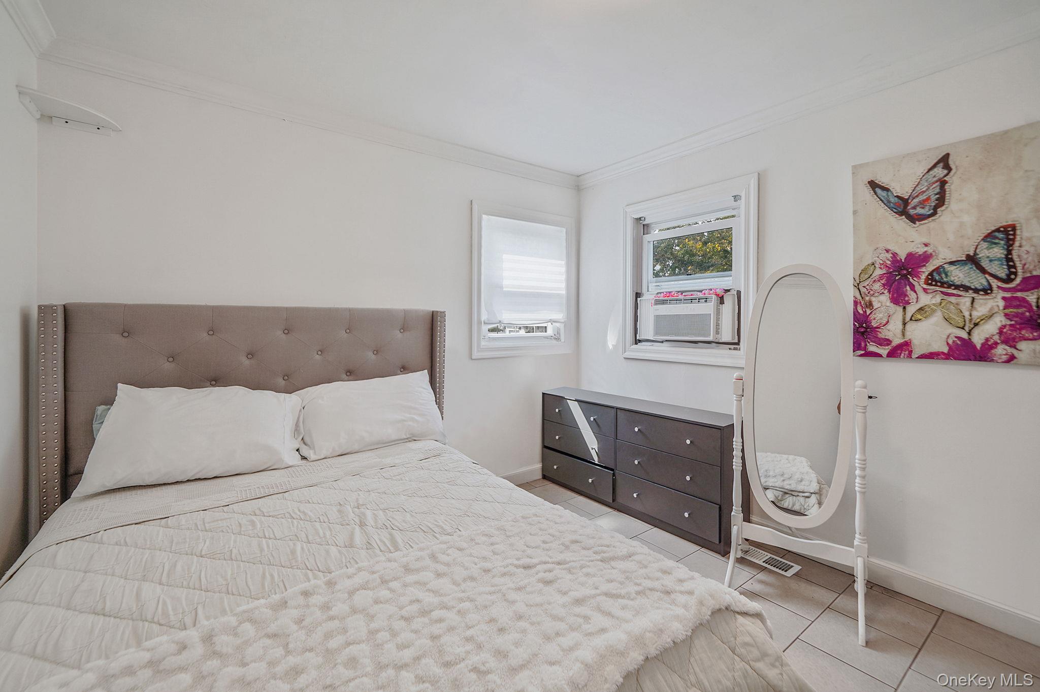 31 Pine Street, Central Islip, NY 11722