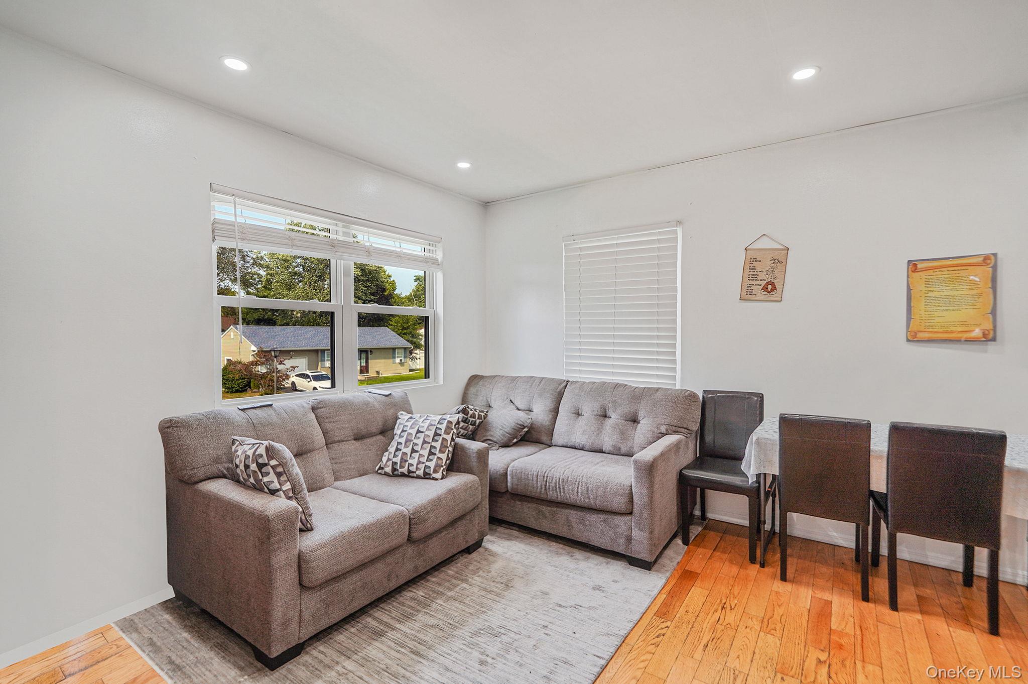 31 Pine Street, Central Islip, NY 11722