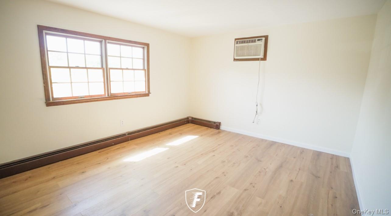 6 Waltie Court, West Babylon, NY 11704