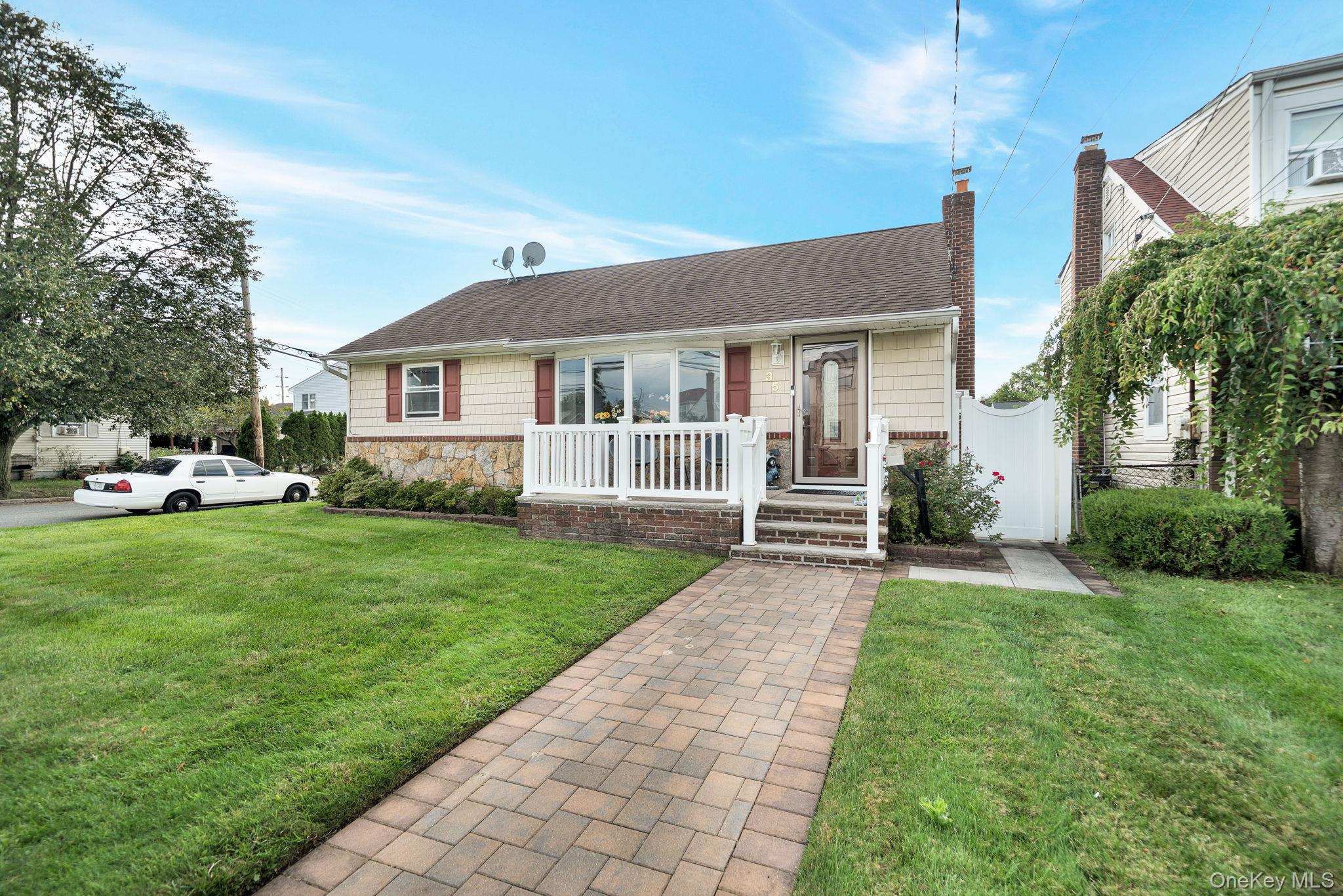 35 Myers Avenue, Hicksville, NY 11801