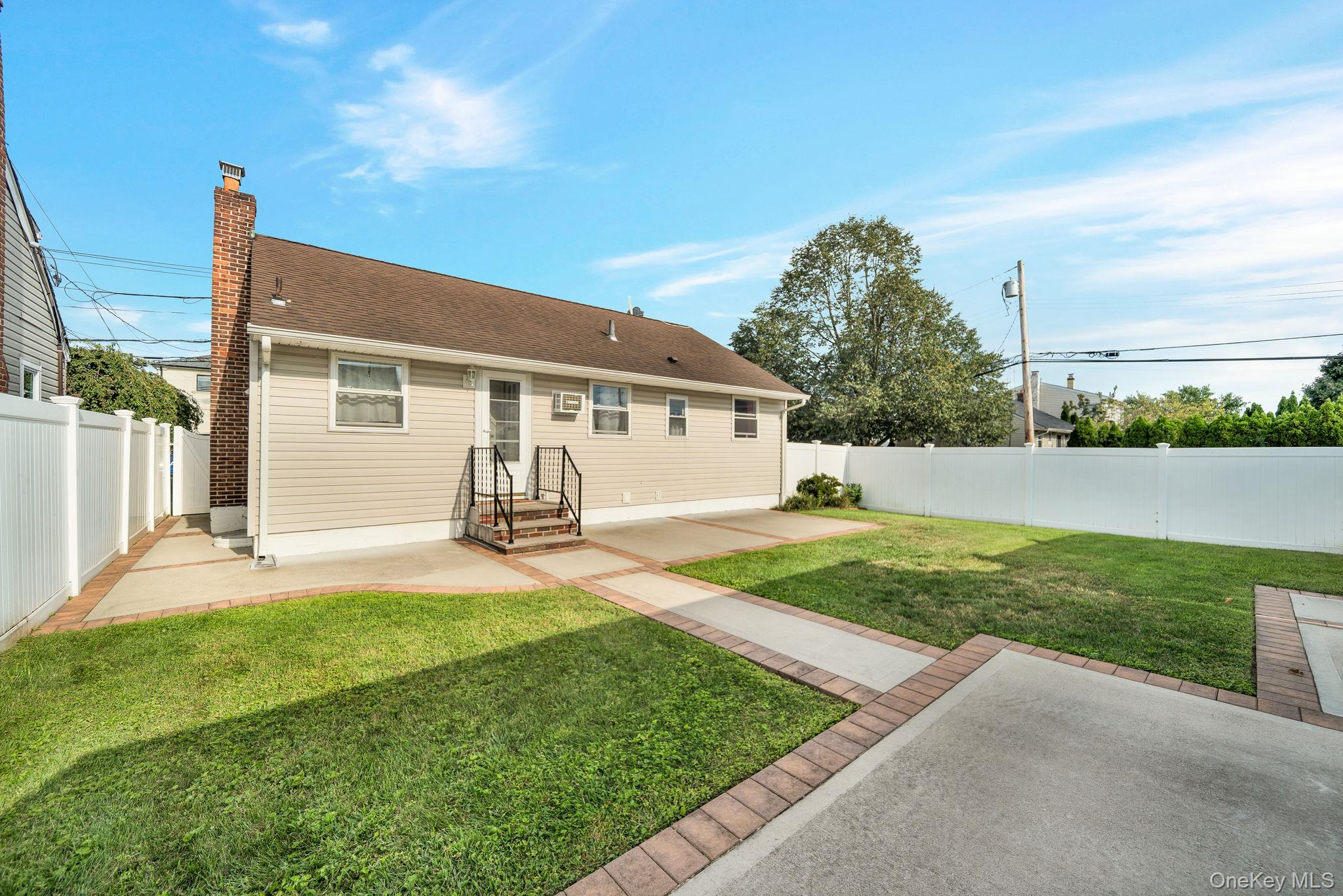 35 Myers Avenue, Hicksville, NY 11801