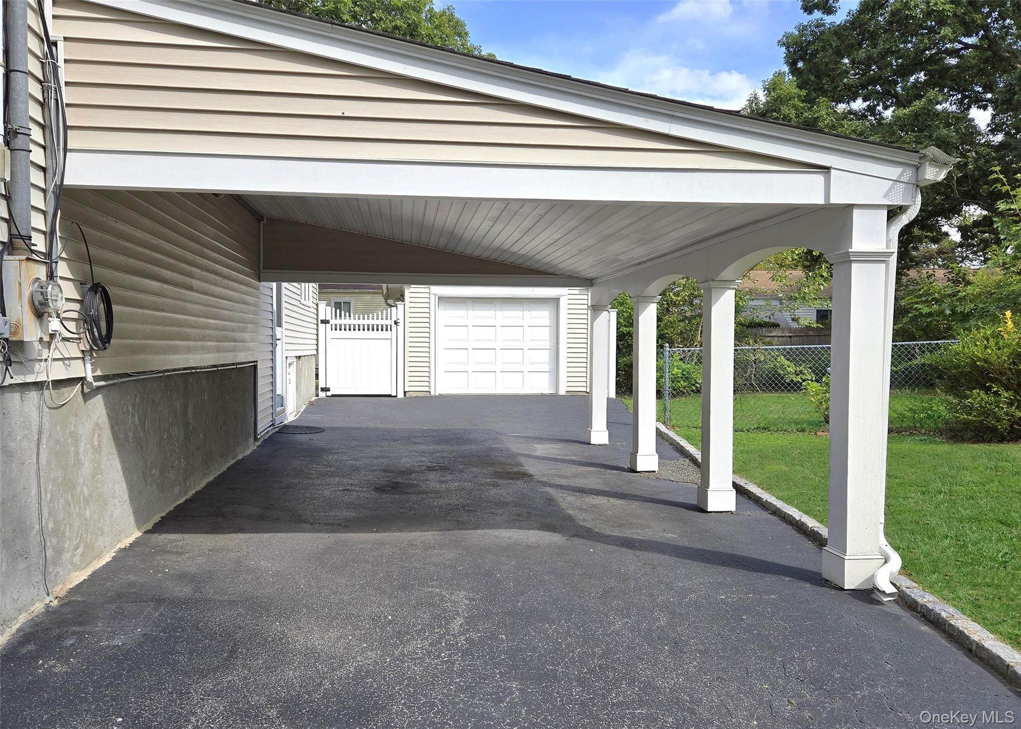 3 Candlestick Court, Dix Hills, NY 11746