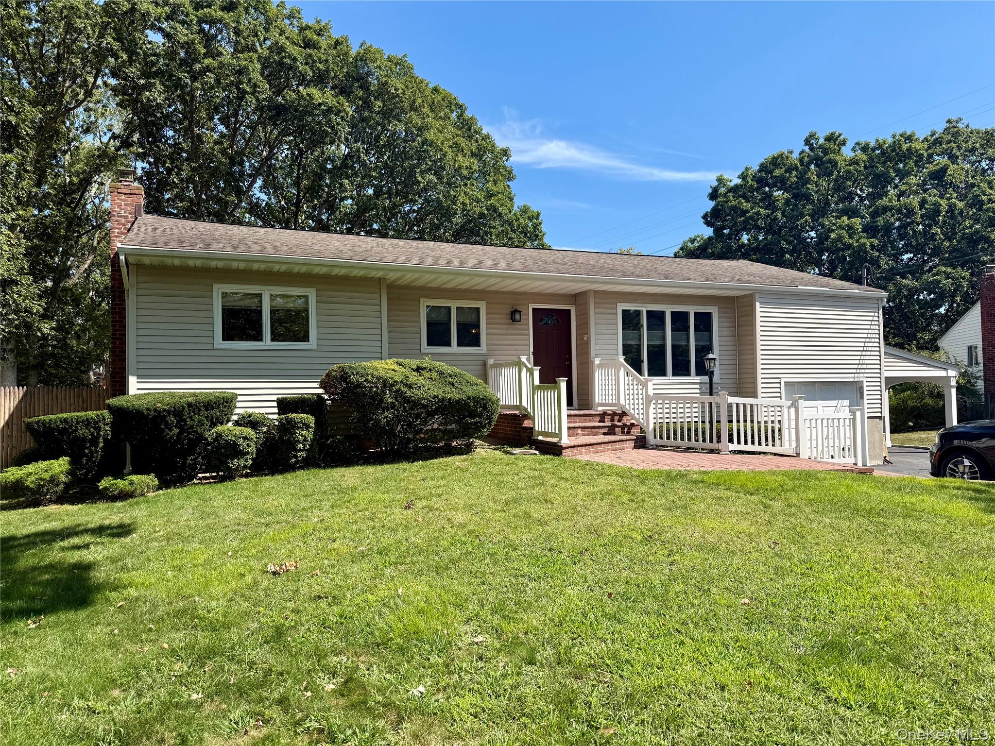 3 Candlestick Court, Dix Hills, NY 11746