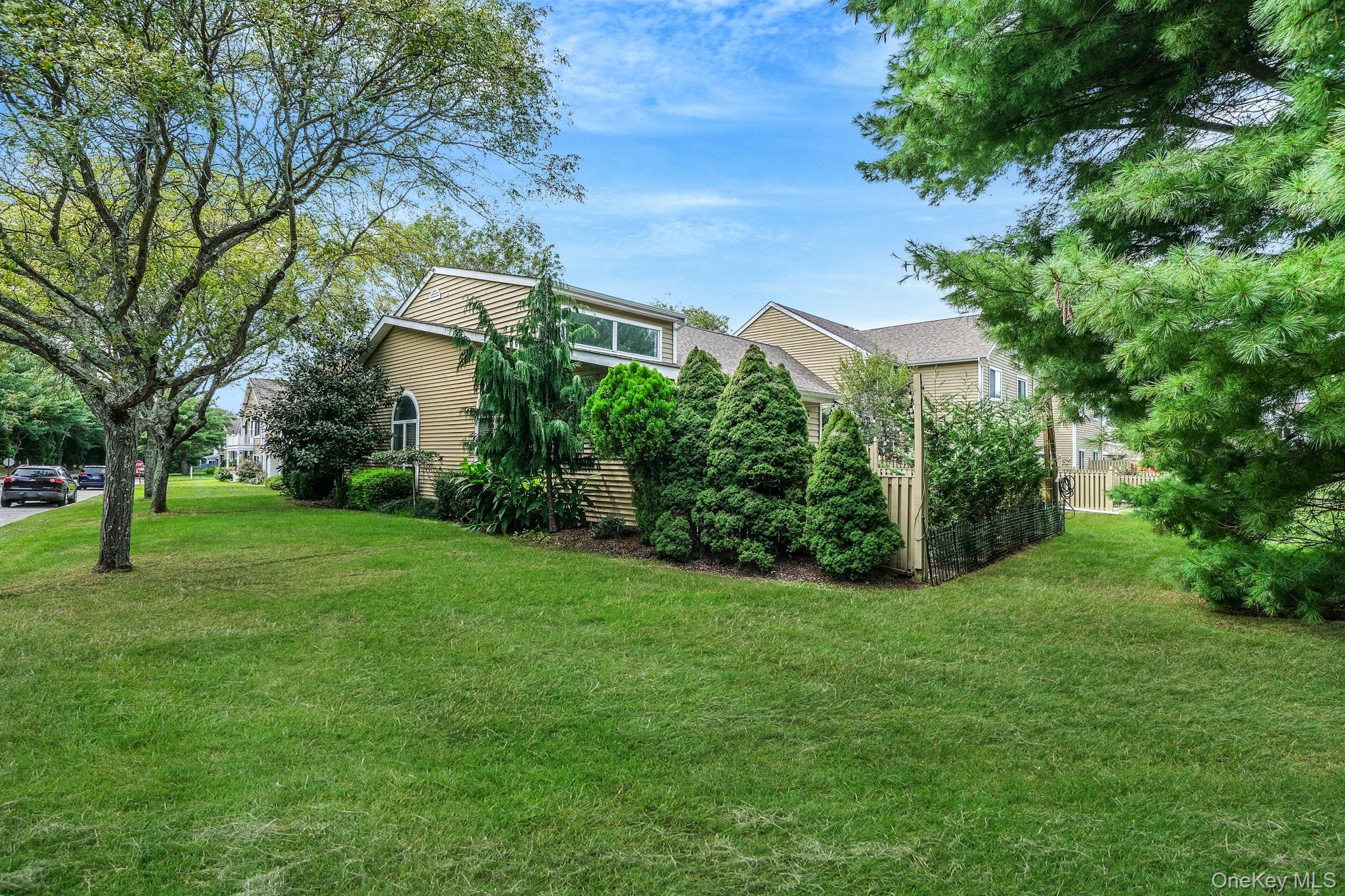 31 Eric Drive, Middle Island, NY 11953