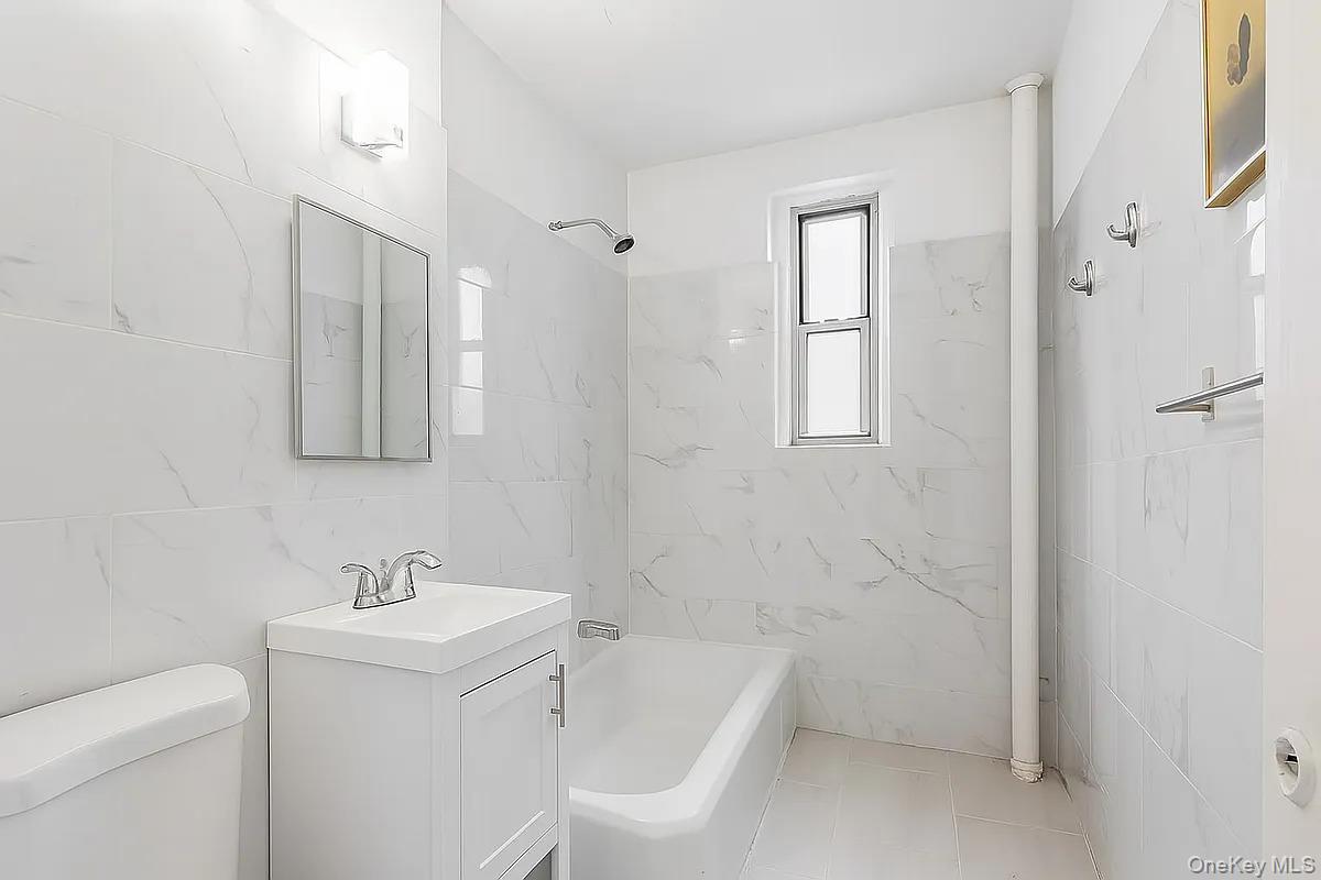 63-109 Saunders Street # 3A, Rego Park, NY 11374