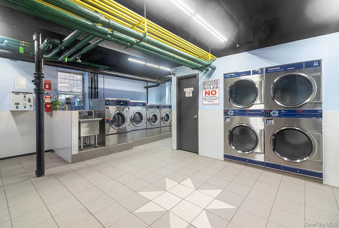 63-109 Saunders Street # 3A, Rego Park, NY 11374