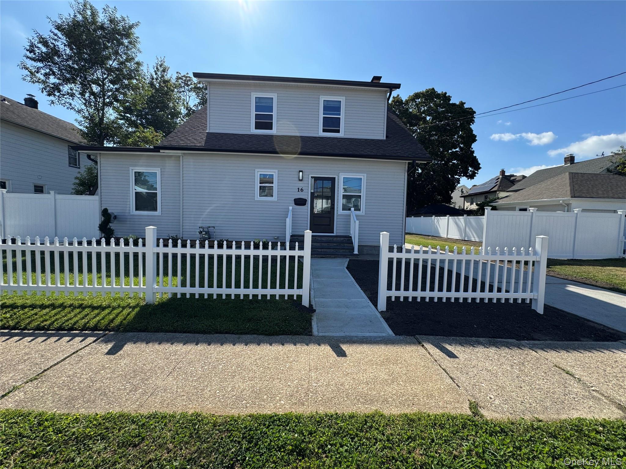 16 Garfield Place, Hempstead, NY 11550