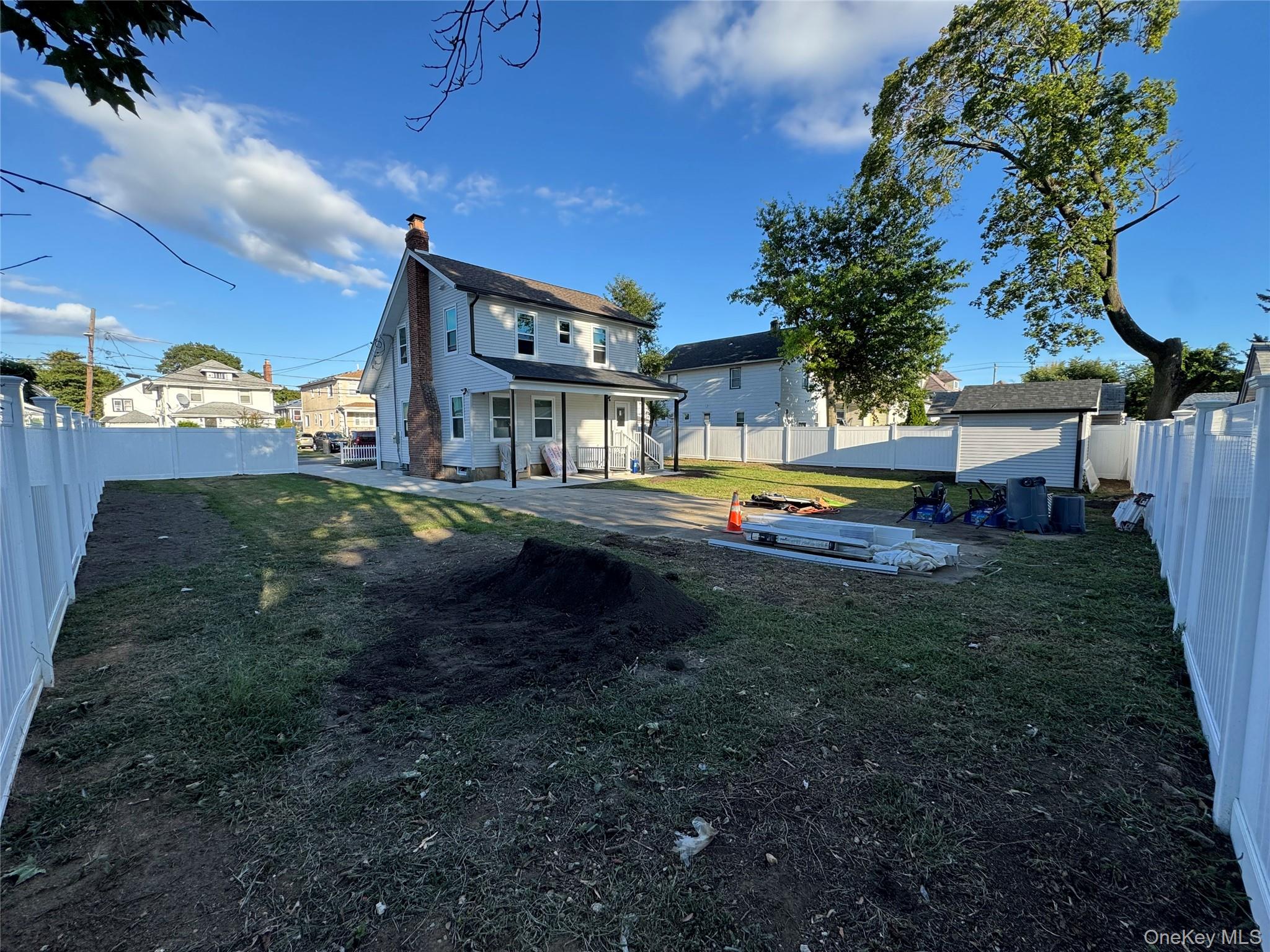 16 Garfield Place, Hempstead, NY 11550