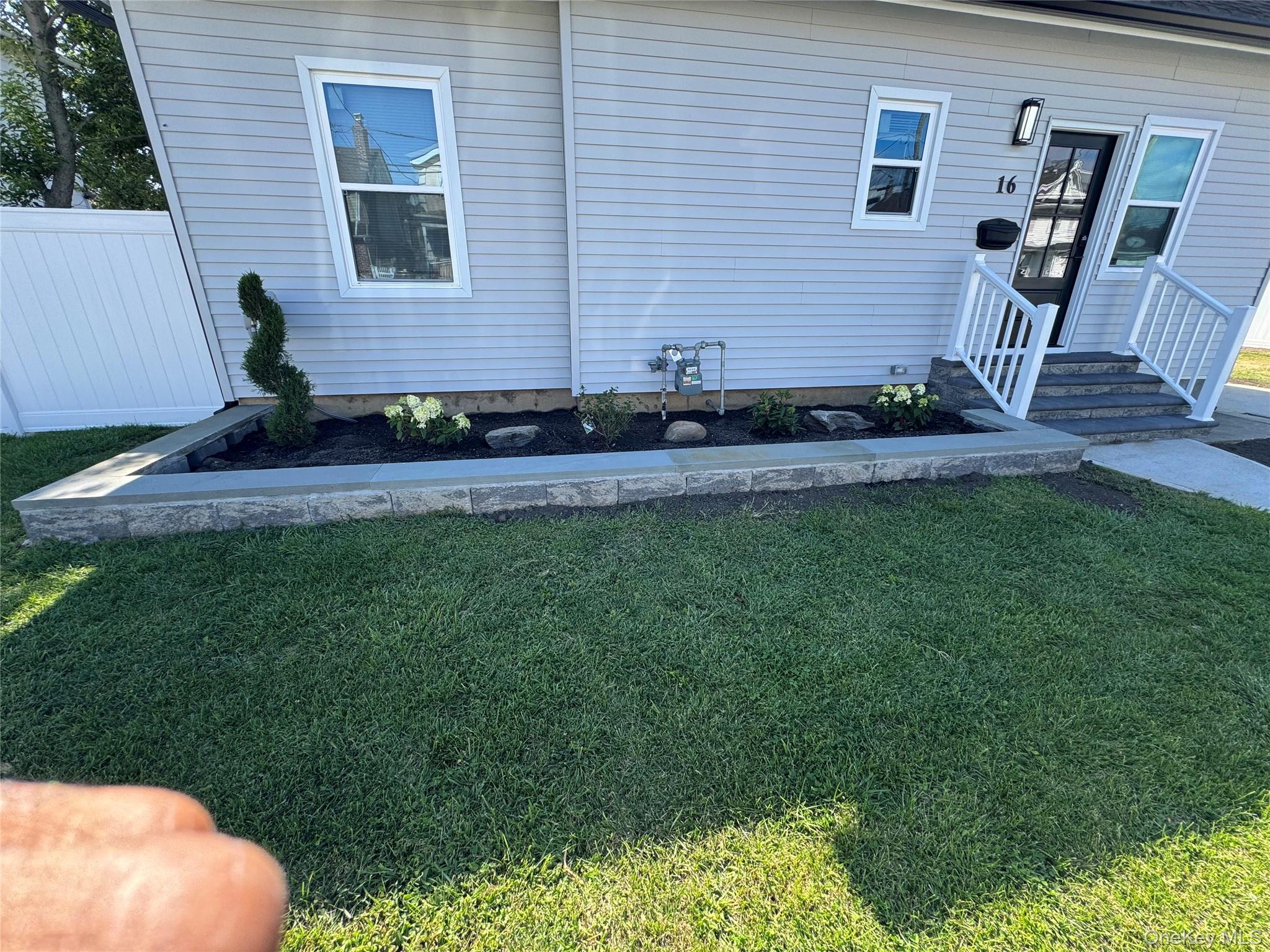 16 Garfield Place, Hempstead, NY 11550