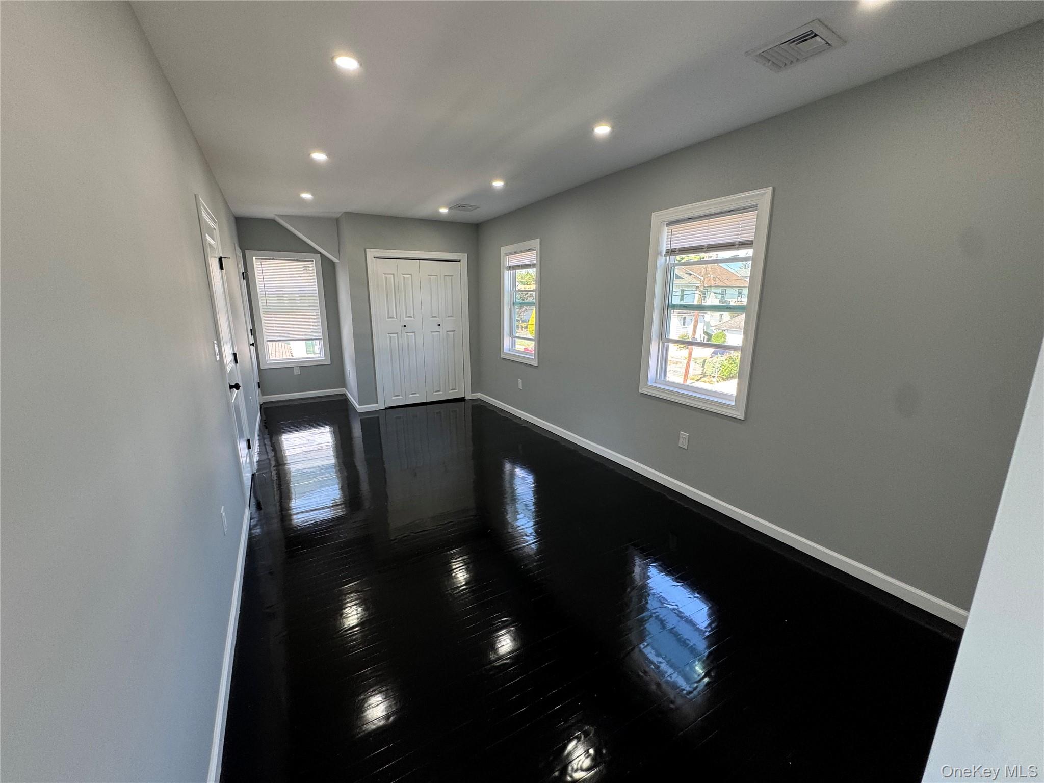 16 Garfield Place, Hempstead, NY 11550