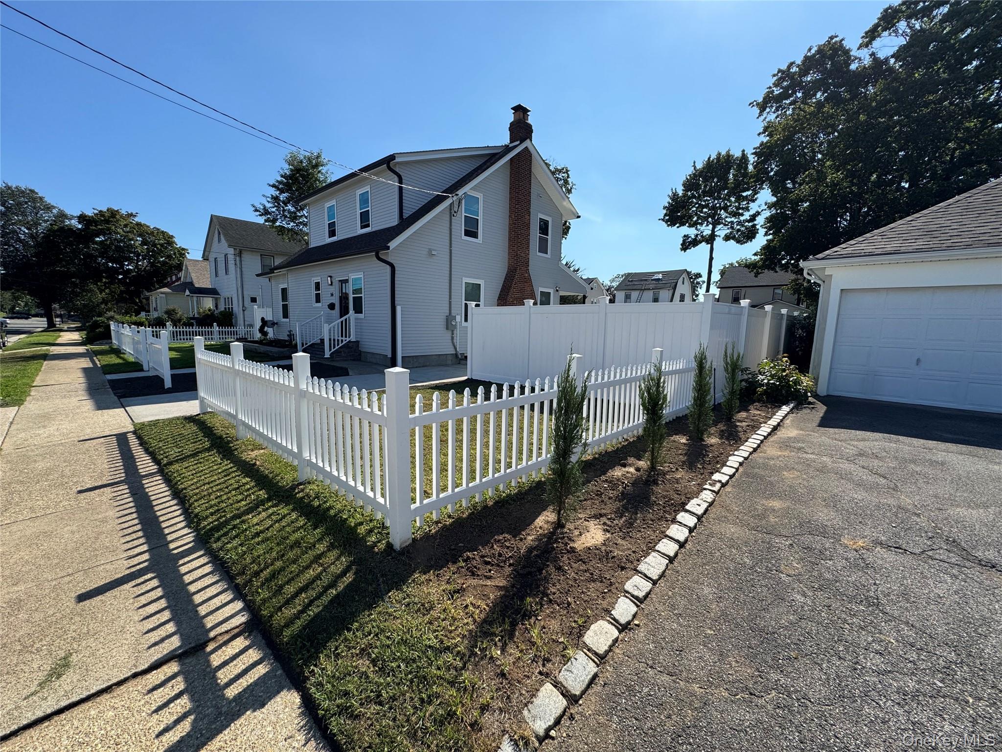 16 Garfield Place, Hempstead, NY 11550