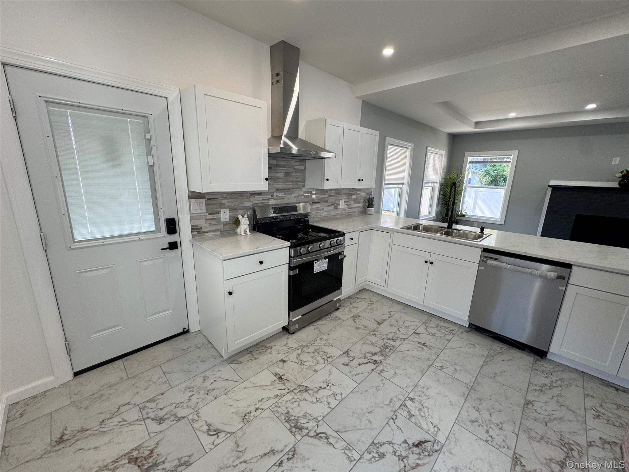 16 Garfield Place, Hempstead, NY 11550