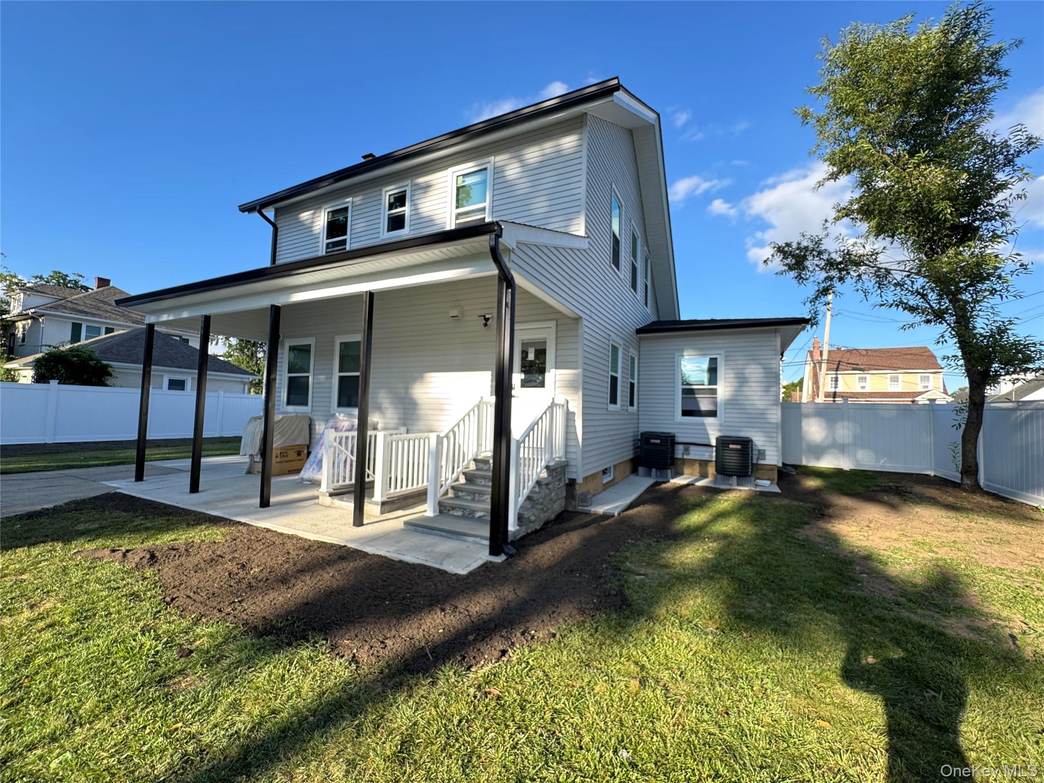 16 Garfield Place, Hempstead, NY 11550