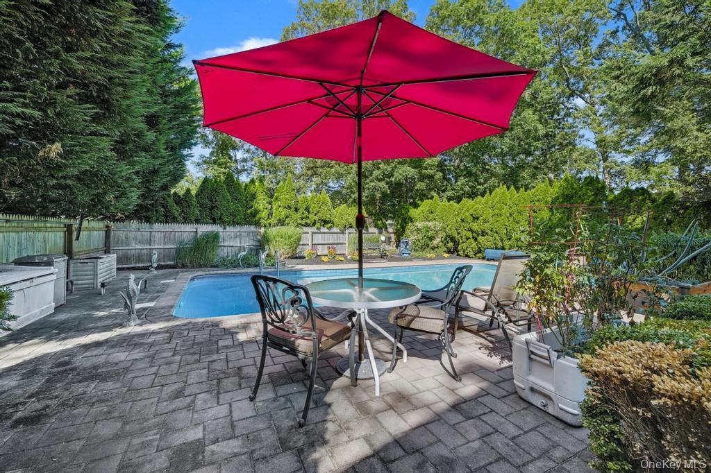 1 Deepdale Drive, Commack, NY 11725