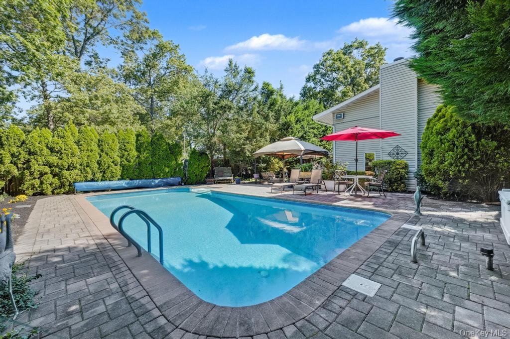 1 Deepdale Drive, Commack, NY 11725