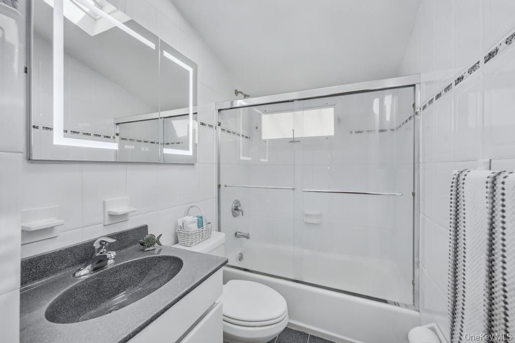 1 Deepdale Drive, Commack, NY 11725