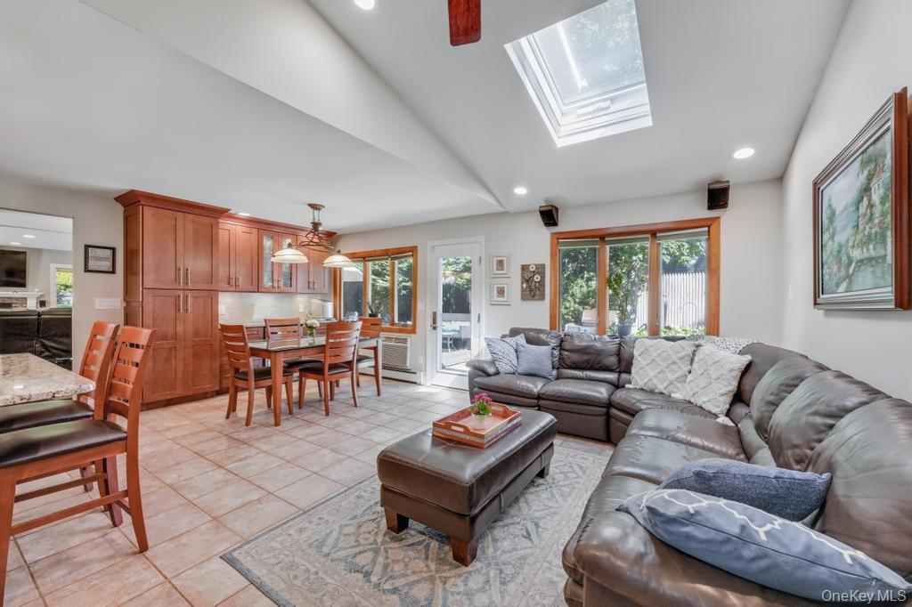 1 Deepdale Drive, Commack, NY 11725