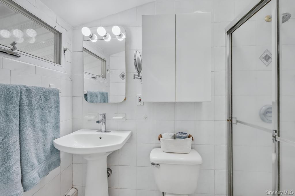 1 Deepdale Drive, Commack, NY 11725