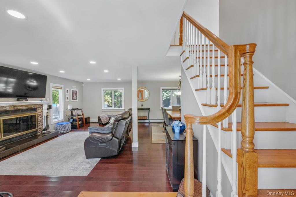 1 Deepdale Drive, Commack, NY 11725