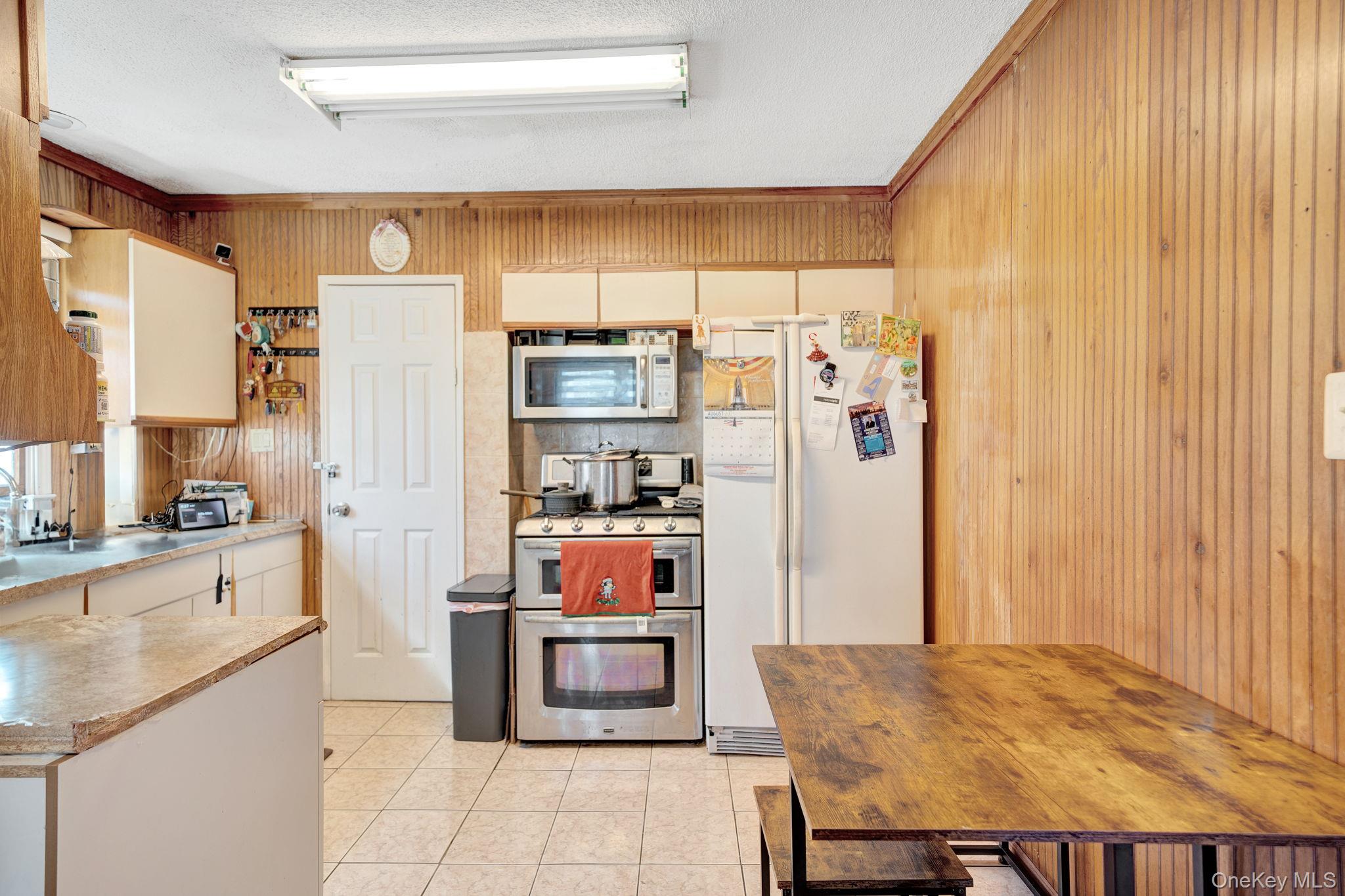 138 Ormonde Boulevard, Valley Stream, NY 11580