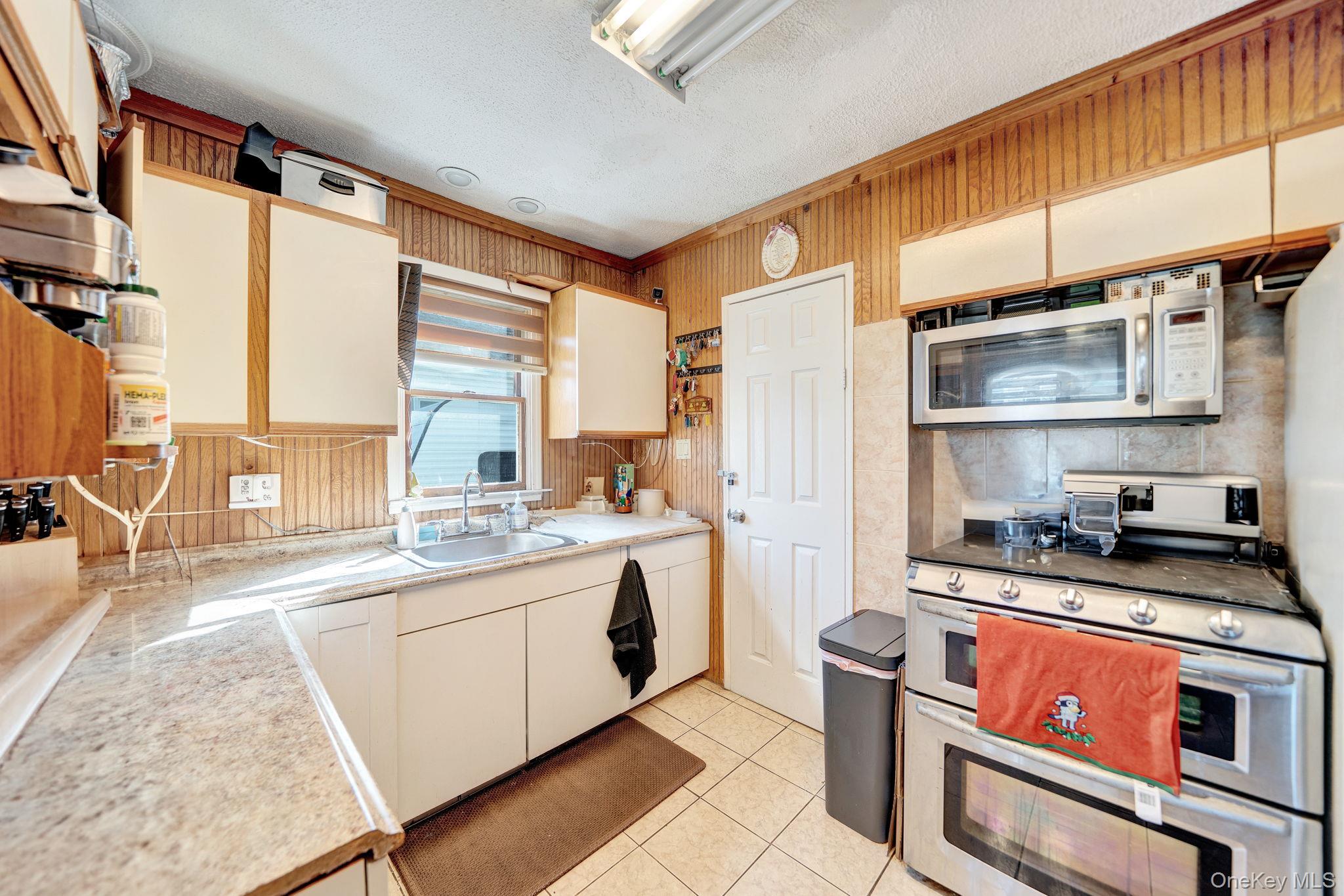 138 Ormonde Boulevard, Valley Stream, NY 11580