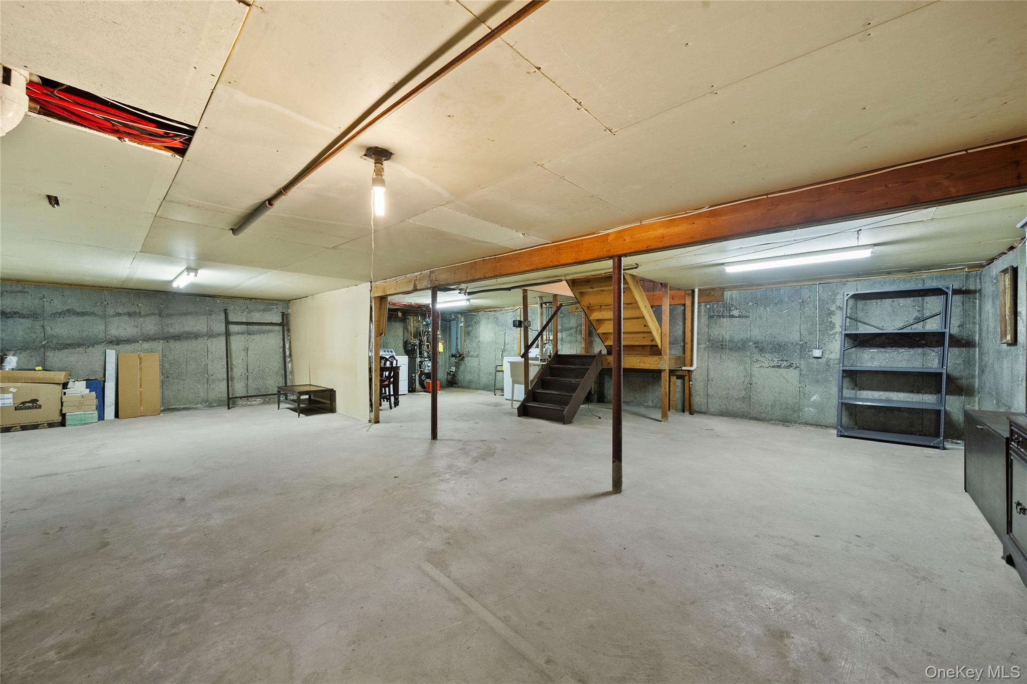 42 Schoolhouse Road, Old Bethpage, NY 11804