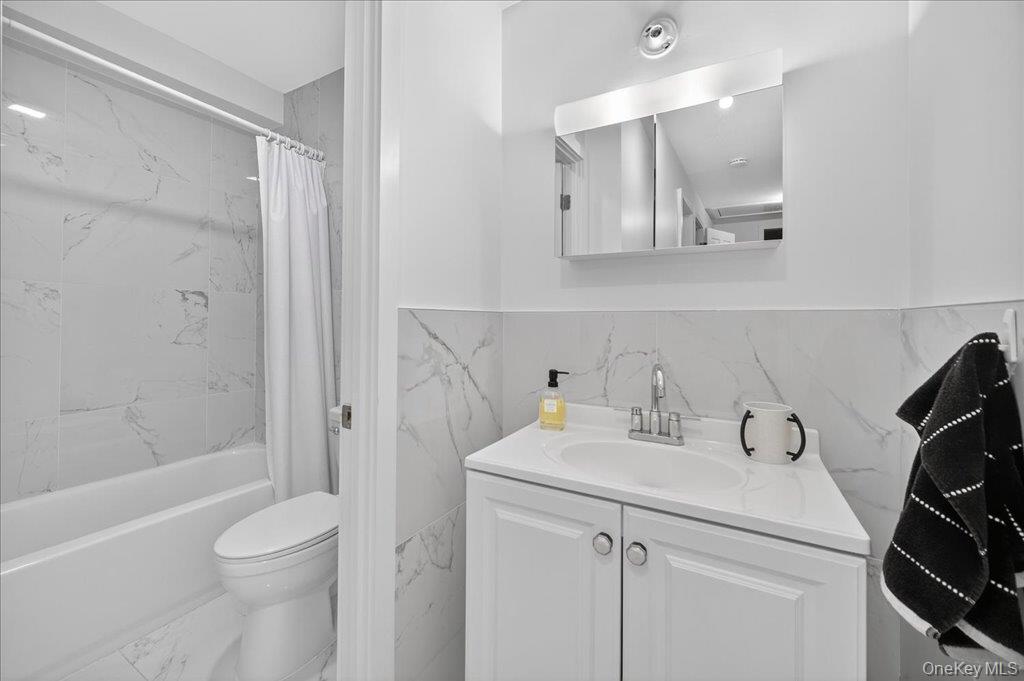 72 Main Street, Bloomingburg, NY 12721